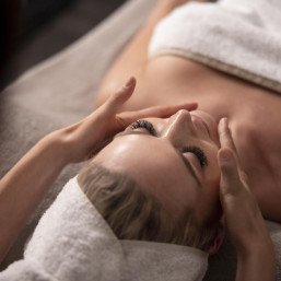 Массаж лица и головы