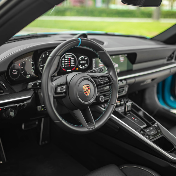 Аренда автомобиля Porsche 911 Carrera 4S. Фото 6