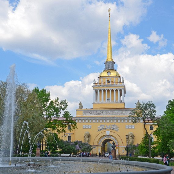 Веселая обзорная экскурсия по Петербургу 2в1 с комиком и гидом. Главное фото