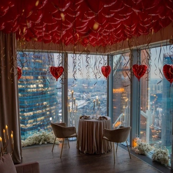 Романтическое свидание на 62 этаже Москва-Сити в романтическом дизайнерском интерьере