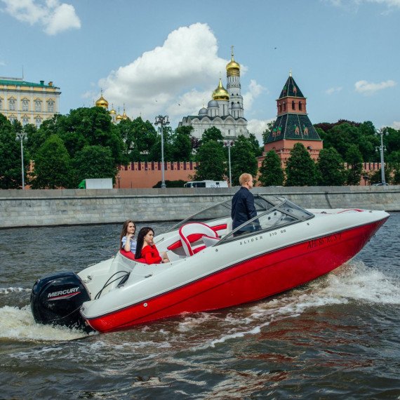 Прогулка по центру города на катере 