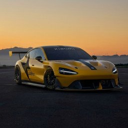 Заезд на гоночном треке