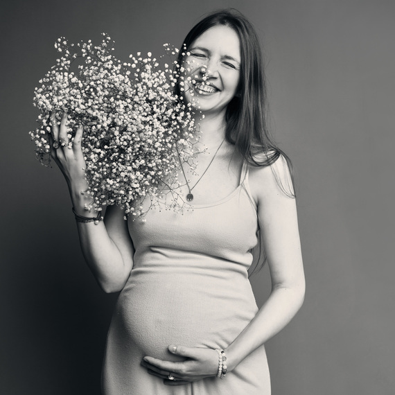 Фотосессия в студии для беременной - изображение 2