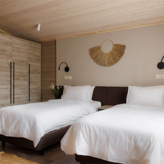 Двухэтажный коттедж с дровяным камином и личной зоной BBQ. Фото 5