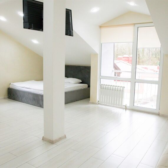 Люкс семейный  с балконом. Фото 3