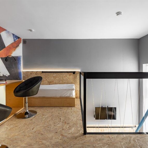 Дизайнерские двухуровневые апартаменты