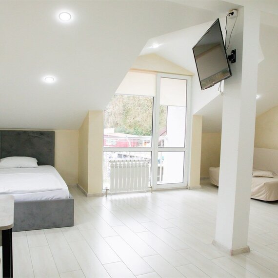 Люкс семейный  с балконом. Фото 2