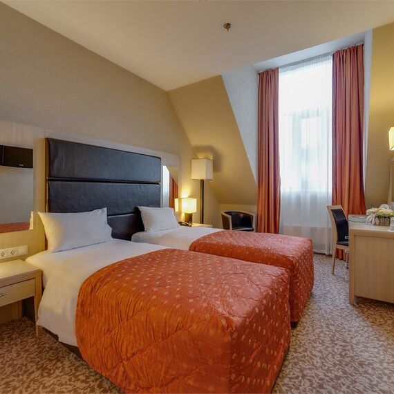 Стандарт мансардный с раздельными кроватями. Фото 2