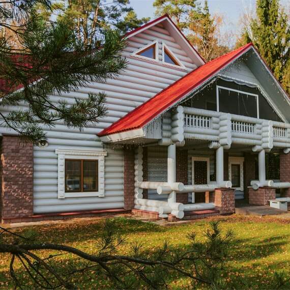 Коттедж для 10 гостей, трехэтажный с третьим светом. Фото 1