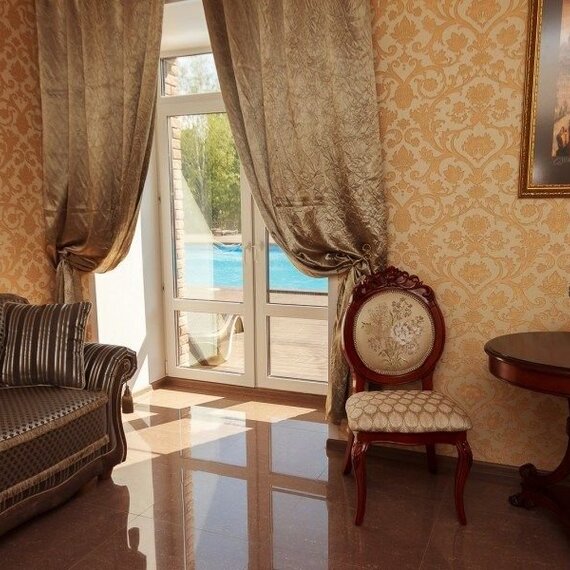 Аристократ VIP* однокомнатный с выходом к бассейну. Фото 1