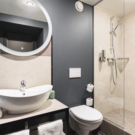 Двухуровневый номер-студио с видом на город. Фото 8