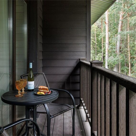 Комфорт с двуспальной кроватью, балконом и видом на лес. Фото 15