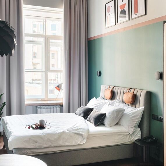 Стандартный номер-студио с видом на город. Фото 1