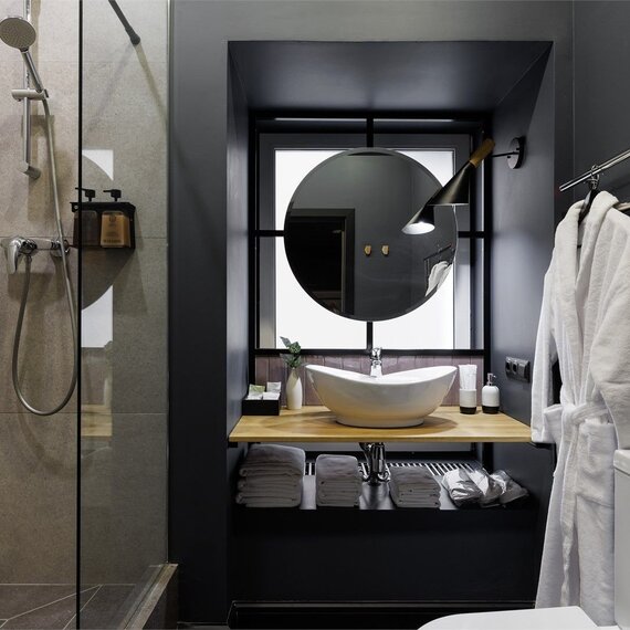 Двухуровневый номер-студио с видом во двор. Фото 7