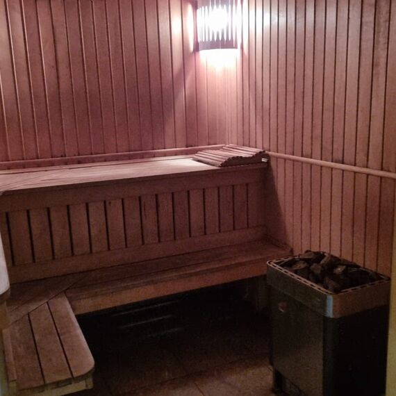 Большой трехэтажный коттедж с сауной (7 спален). Фото 15