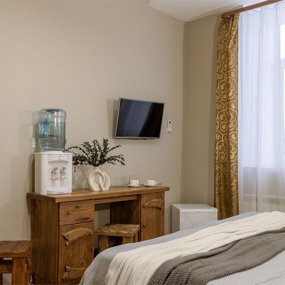 Улучшенный номер с 1 кроватью. Фото 13