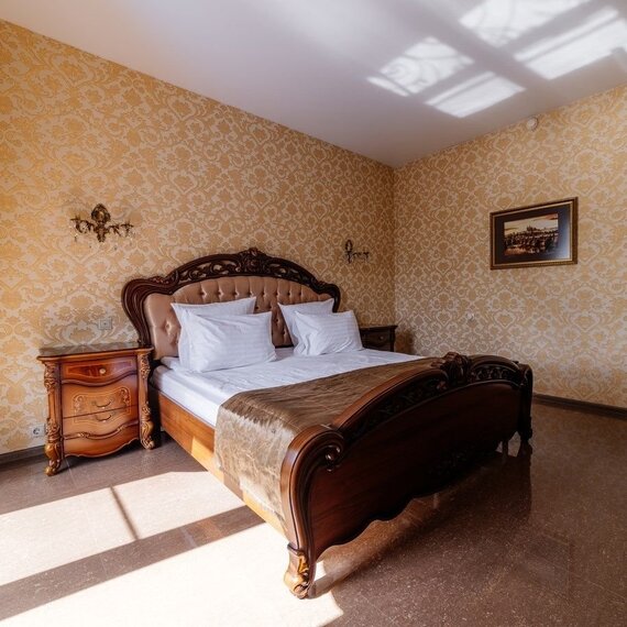 Аристократ VIP* однокомнатный с выходом к бассейну. Фото 2