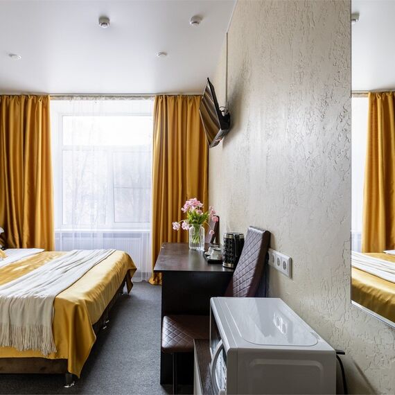 Улучшенный номер с 1 кроватью. Фото 14