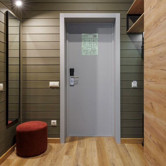 Комфорт с двуспальной кроватью, балконом и видом на лес. Фото 12