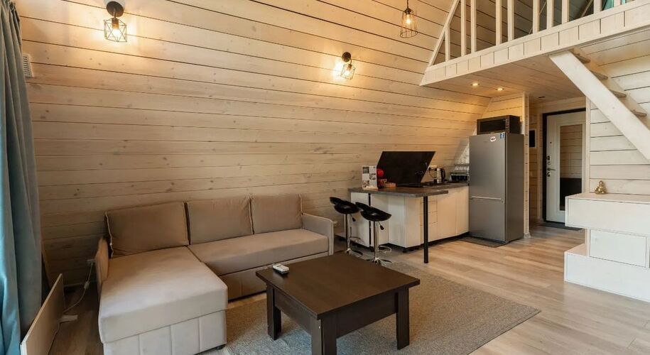 Отель The Les домик A-frame у воды - Фото 7