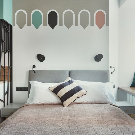 Двухуровневый номер-студио с видом на город. Фото 15