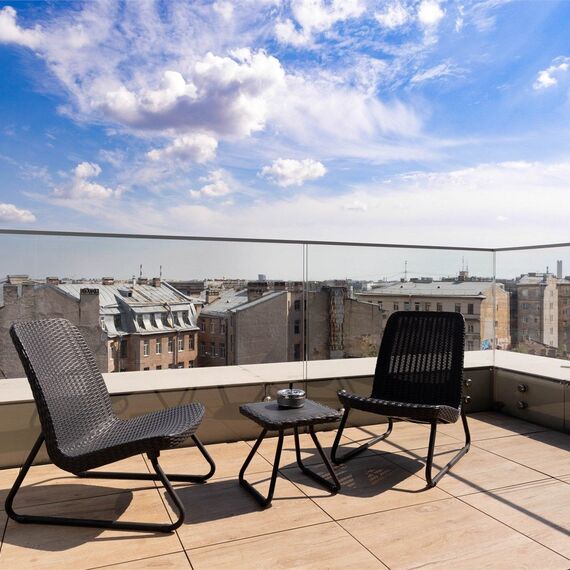 Люкс с террасой (двухкомнатный номер). Фото 2