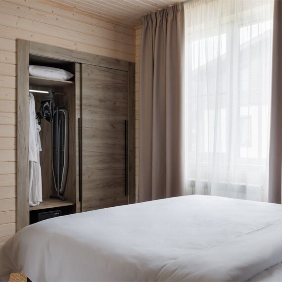 Двухэтажный коттедж с дровяным камином и личной зоной BBQ. Фото 16