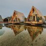 Отель The Les домик A-frame у воды - Превью 3