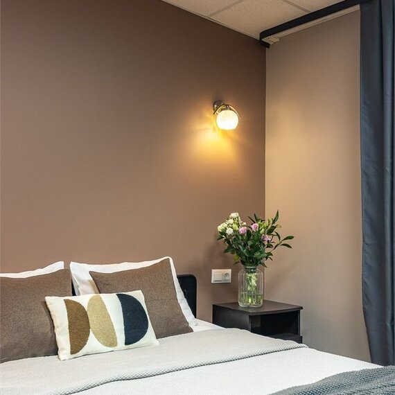 Улучшенный номер с 1 кроватью. Фото 10