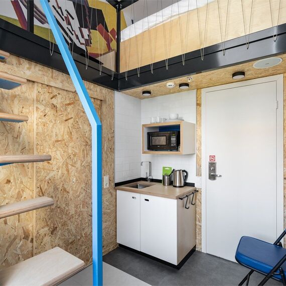 Дизайнерские двухуровневые апартаменты