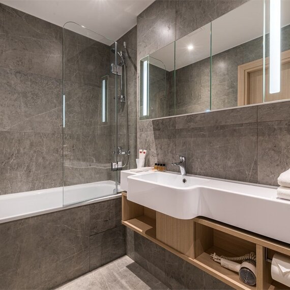 Люкс с террасой (двухкомнатный номер). Фото 10