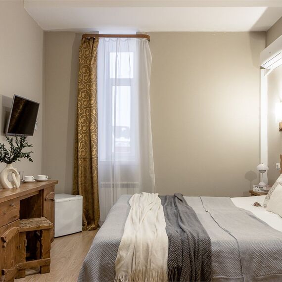 Улучшенный номер с 1 кроватью. Фото 16