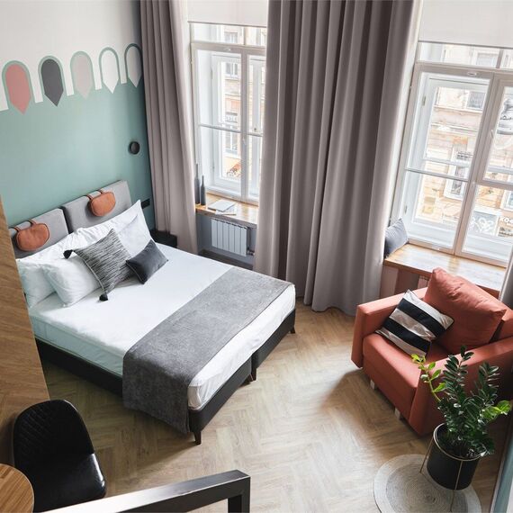 Двухуровневый номер-студио Делюкс с видом на город. Фото 2