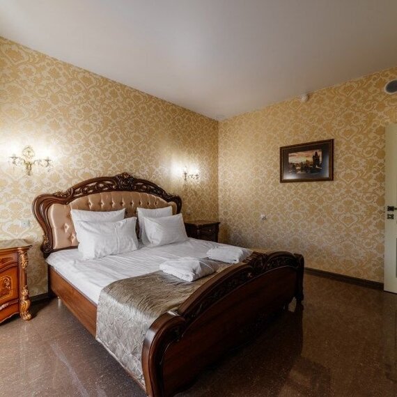 Аристократ VIP* двухкомнатный с выходом к бассейну. Фото 1