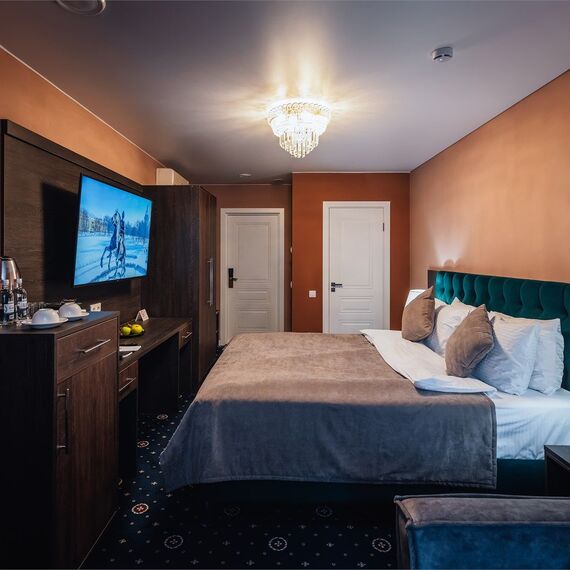 Номер на мансарде с окнами на Малую Конюшенную. Фото 4