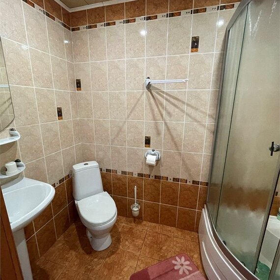 Эконом двухместный номер  2х Спальный диван. Фото 3