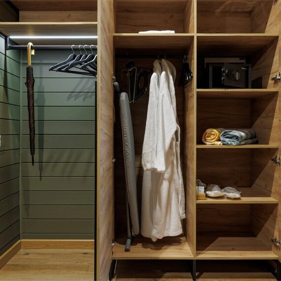 Комфорт с двуспальной кроватью, балконом и видом на лес. Фото 11