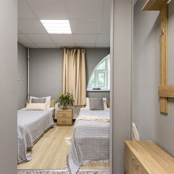 Стандартный  номер с 2 кроватями и собственной ванной. Фото 4