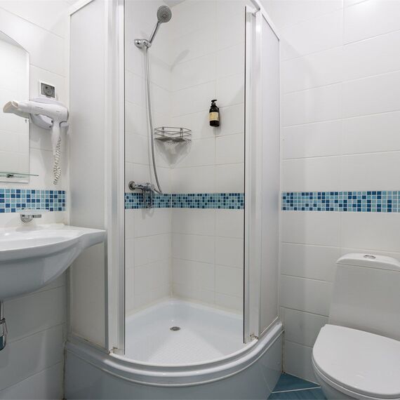 Улучшенный номер с 1 кроватью. Фото 21