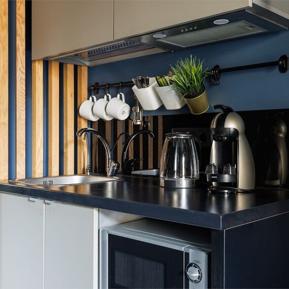 Улучшенный номер студио с видом во двор. Фото 16