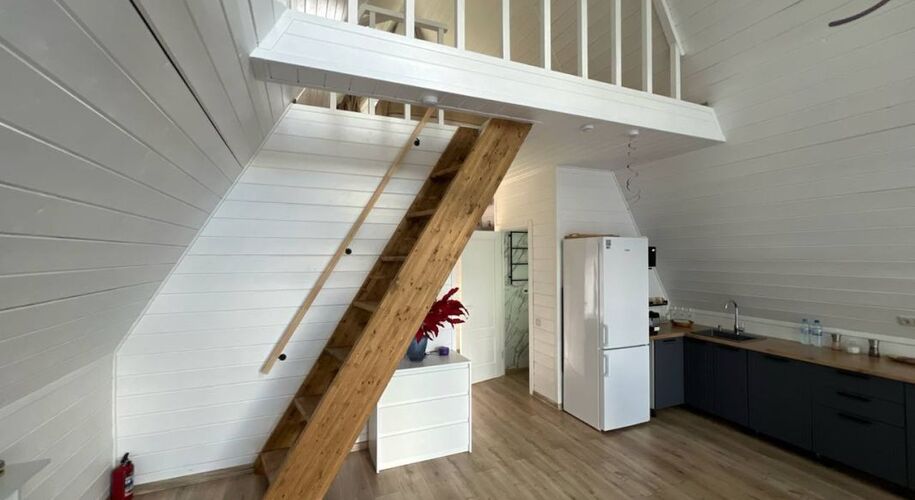 Дизайнерский дом A-frame в глэмпинге На краю света - Фото 3