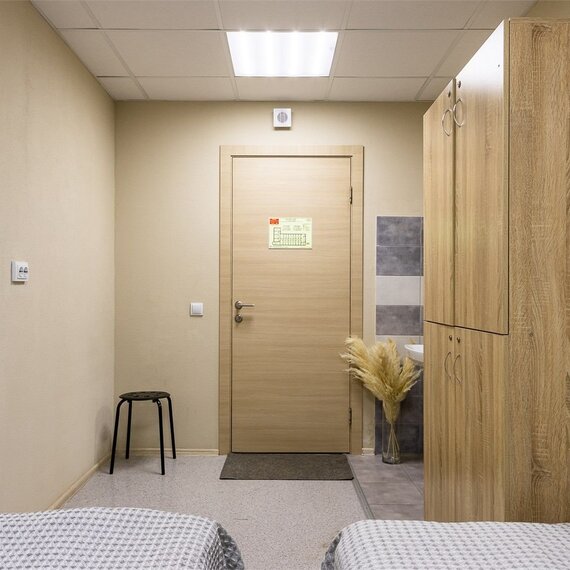 Стандартный номер с общей ванной комнатой. Фото 5