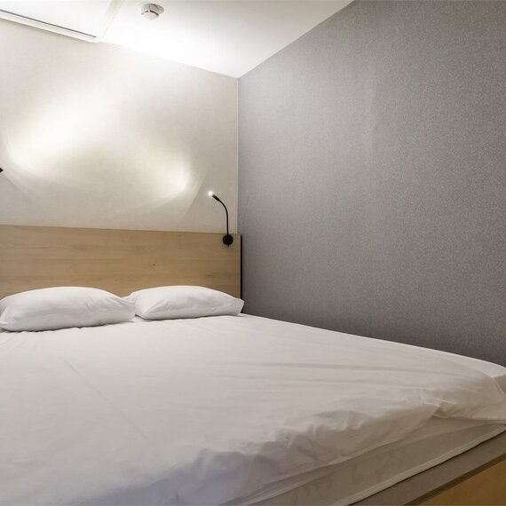 Дизайнерские двухуровневые апартаменты