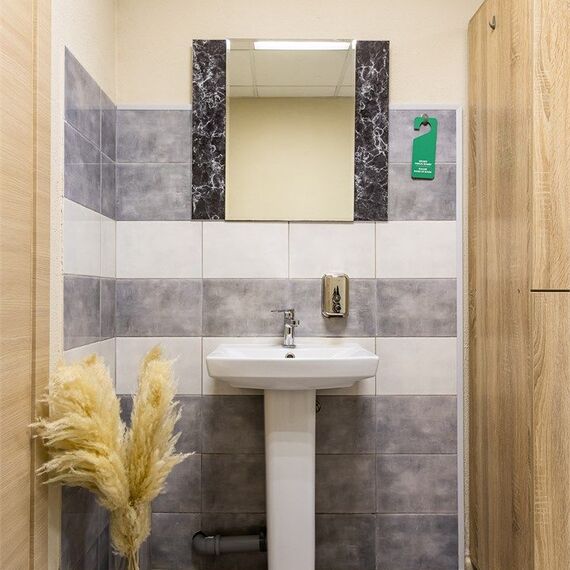 Стандартный номер с общей ванной комнатой. Фото 9