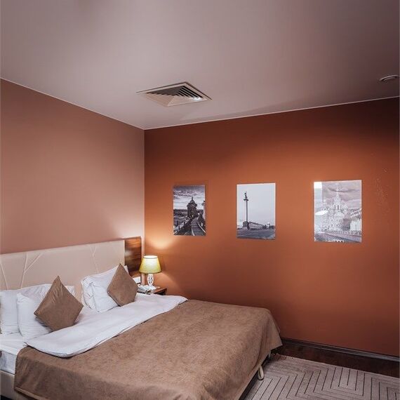 Люкс с балконом и видом на Казанский собор. Фото 9