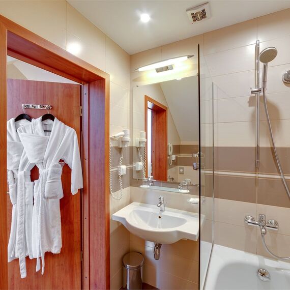 Комфорт мансардный с двуспальной кроватью. Фото 6