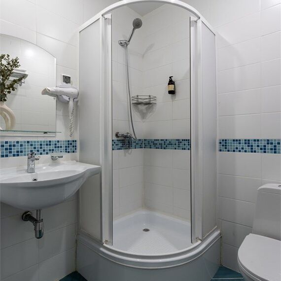 Улучшенный номер с 1 кроватью. Фото 16