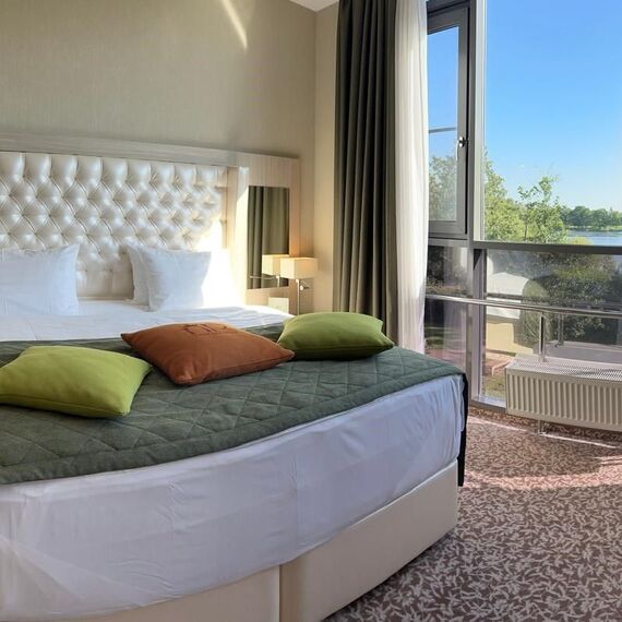 Улучшенный панорамный с двуспальной кроватью. Фото 4