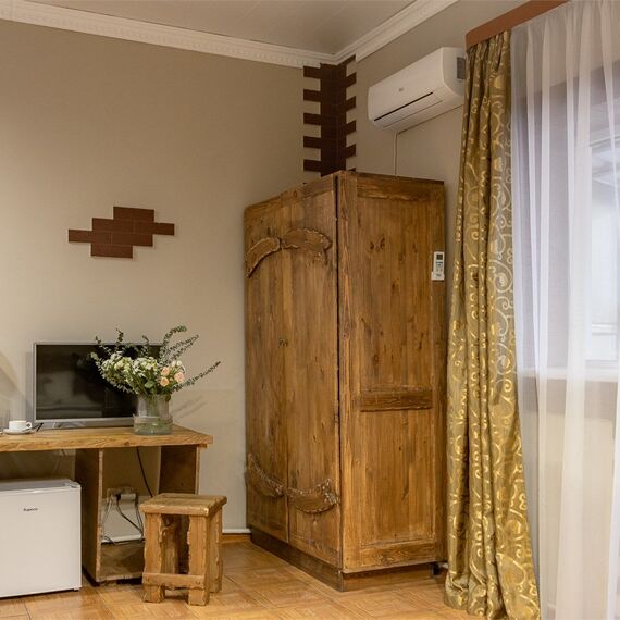 Улучшенный номер с балконом. Фото 5