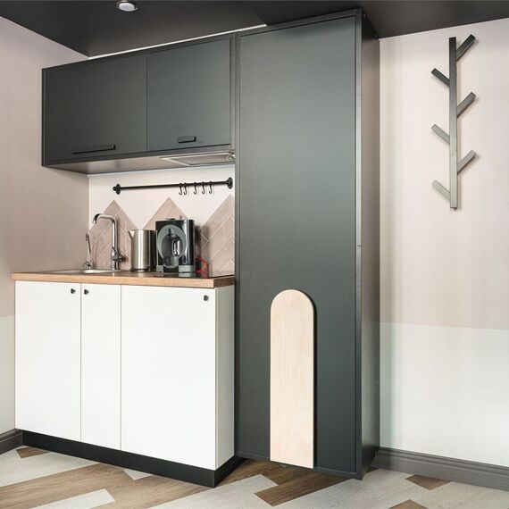 Двухуровневый номер-студио с видом на город. Фото 6